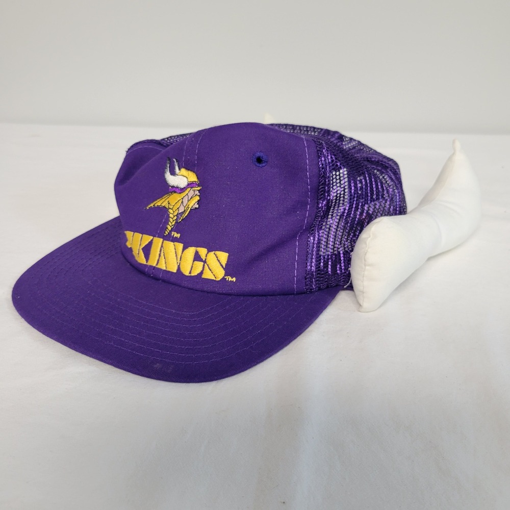 Vintage Minnesota Vikings Starter Trucker Hat Plush Horns Snapback NFL Purple